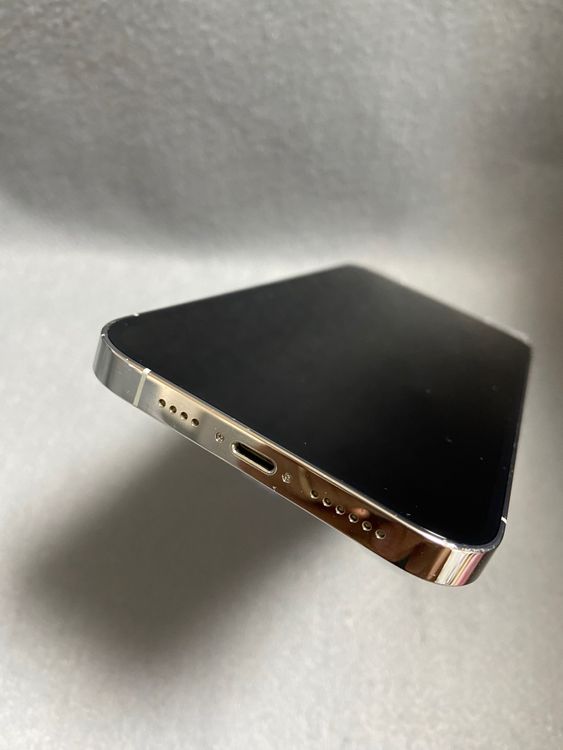 美品 Appleストア版 SIMフリー iPhone13 Pro Max 256GB シルバー色