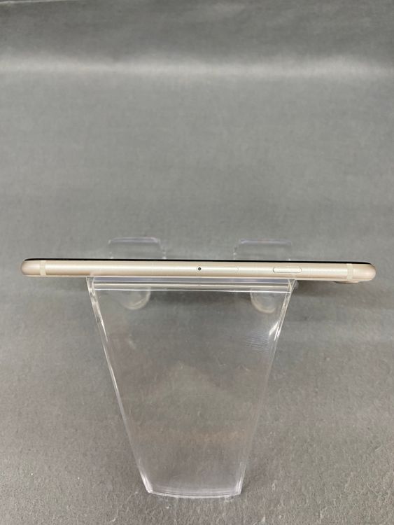 ���� ������ SIM�ե꡼ iPhoneSE ��3����128GB �������饤�ȿ�
