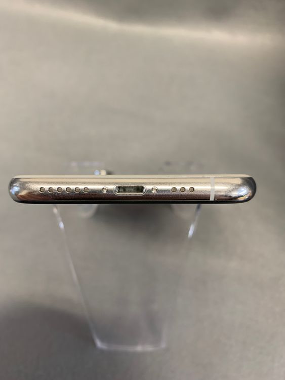 ���ʡ������ǡ�SIM�ե꡼��iPhone XS 64GB ����С���
