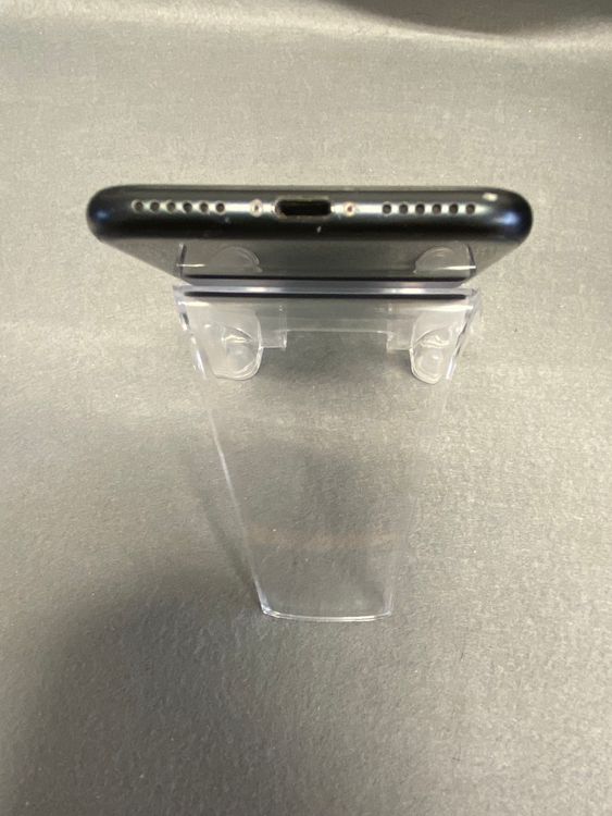 ���ʡ������ǡ�SIM�ե꡼��iPhoneSE �裲���� 128GB �֥�å���