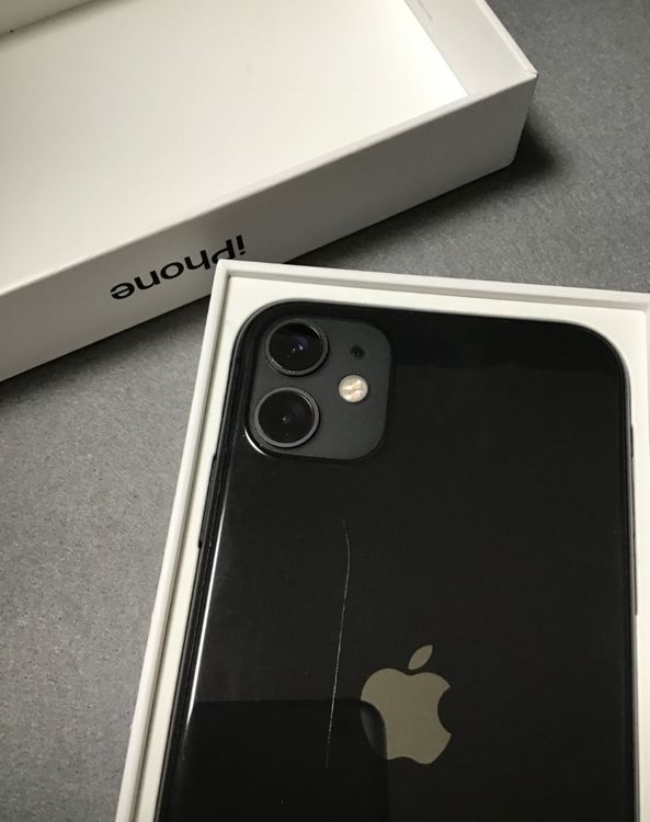 ���ʡ������ǡ�sim�ե꡼��iPhone11 64GB �֥�å���