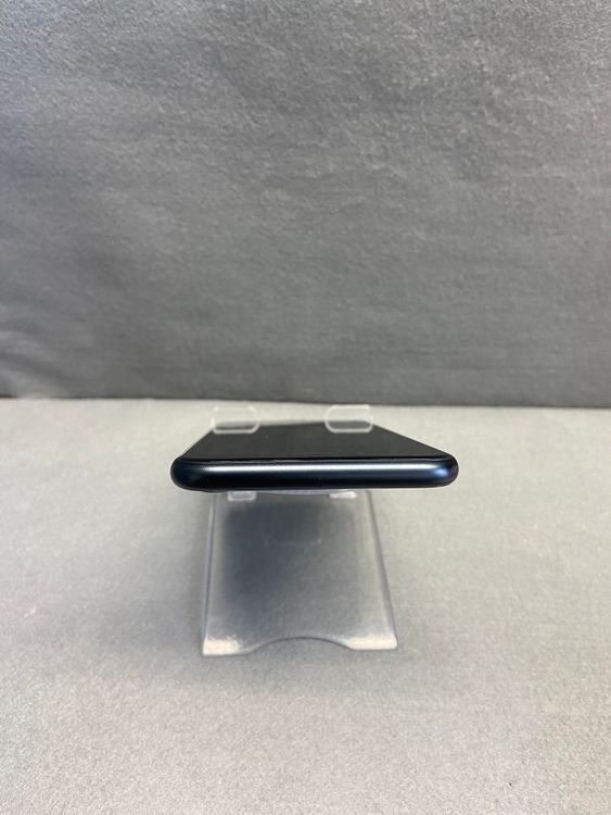 Ķ���� ������ SIM�ե꡼ iPhoneSE ��3���� 64GB �ߥåɥʥ��ȿ�
