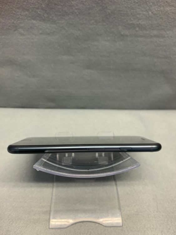 ���ʡ������ǡ�SIM�ե꡼��iPhoneSE ��3���塡64GB  �ߥåɥʥ��ȿ�