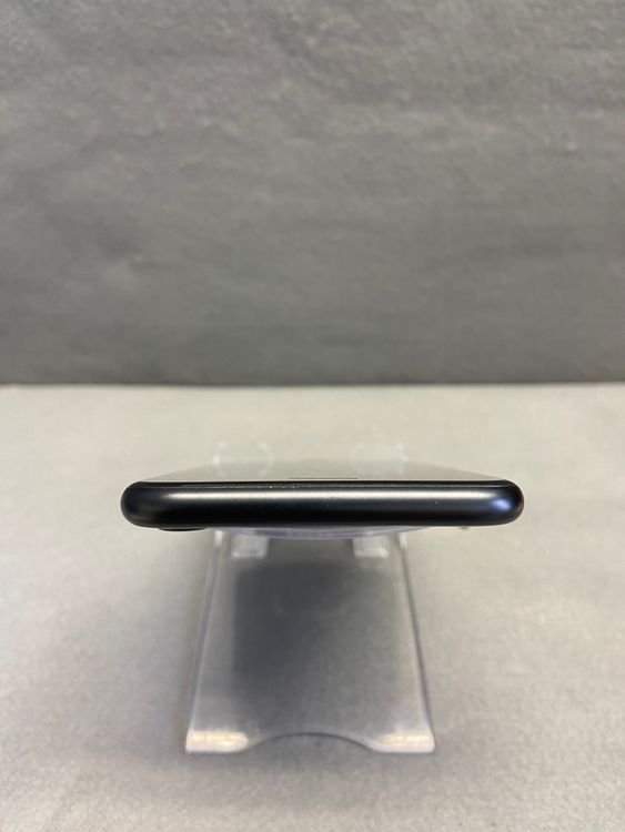 Ķ���� ������ SIM�ե꡼ iPhoneSE ��2���� 64GB �֥�å���