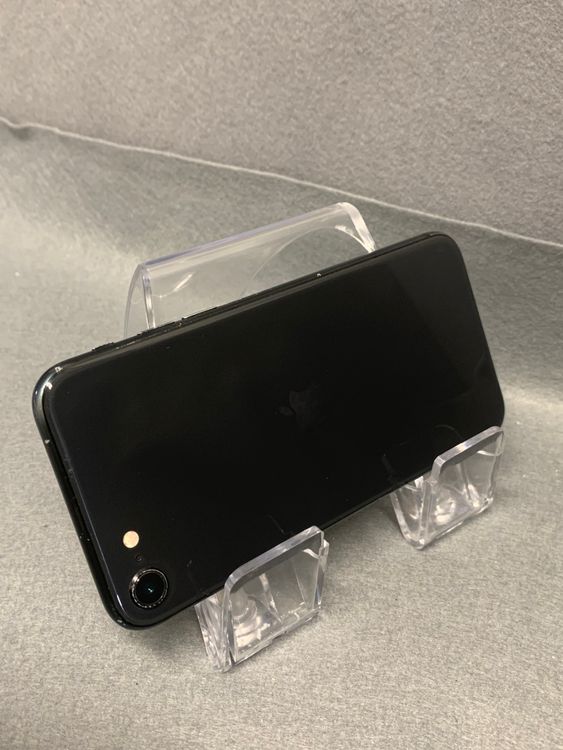���ʡ������ǡ�SIM�ե꡼��iPhoneSE�裲���� 128GB �֥�å���