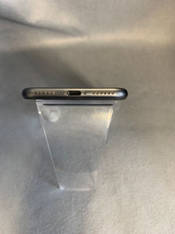 Ķ���ʡ������ǡ�SIM�ե꡼��iPhone8 64GB ���ڡ������쥤��