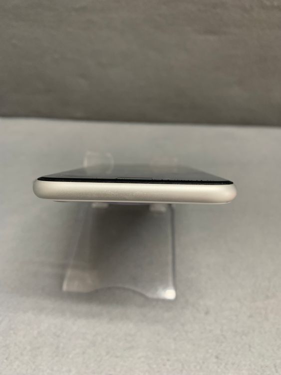 Ķ���� ������ SIM�ե꡼ iPhoneSE �裲���� 64GB �ۥ磻�ȿ�