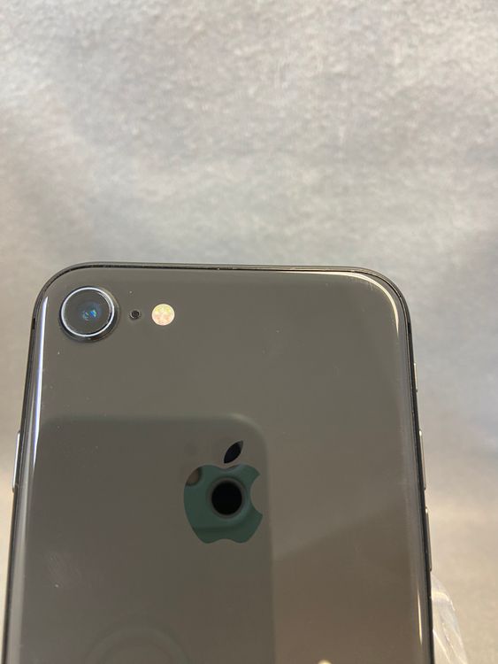 ���ʡ������ǡ�SIM�ե꡼��iPhone8 64GB �֥�å���