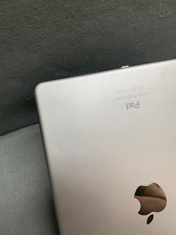 ������� ������ SIM�ե꡼ iPad Pro 9.7����� 32GB Cellular��