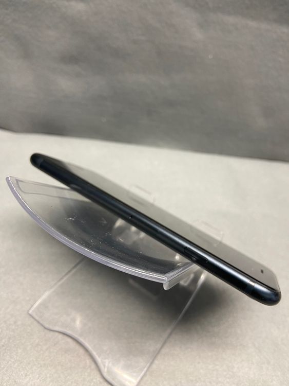 ���ʡ������ǡ�SIM�ե꡼��iPhoneSE ��3���塡 64GB �ߥåɥʥ��ȿ�