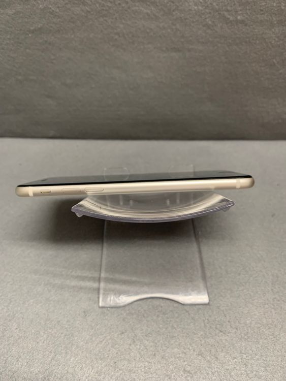 ���� ������ SIM�ե꡼ iPhoneSE ��3���� 64GB �������饤�ȿ�