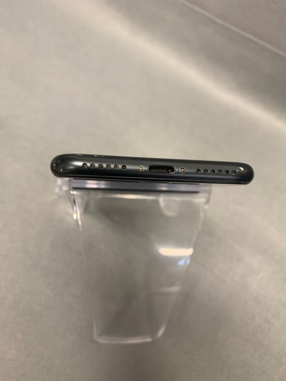 ��š������ǡ�SIM�ե꡼��iPhoneSE ��2���塡 128GB �֥�å���