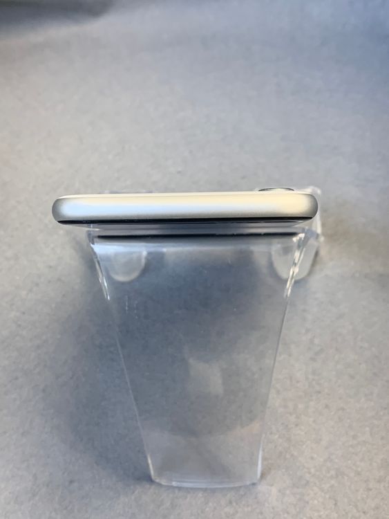 ���ʡ������ǡ�SIM�ե꡼��iPhoneSE �������� 64GB �ۥ磻�ȿ�