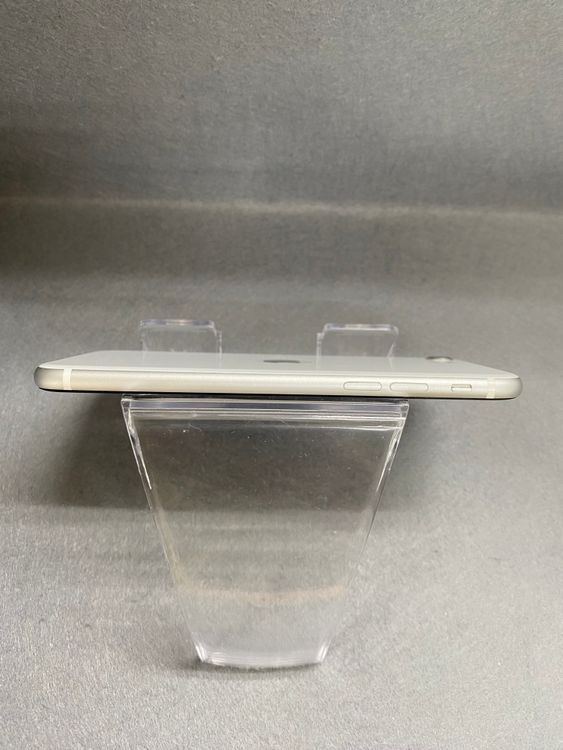 ���ʡ������ǡ�SIM�ե꡼��iPhoneSE �裲���� 64GB �ۥ磻�ȿ�