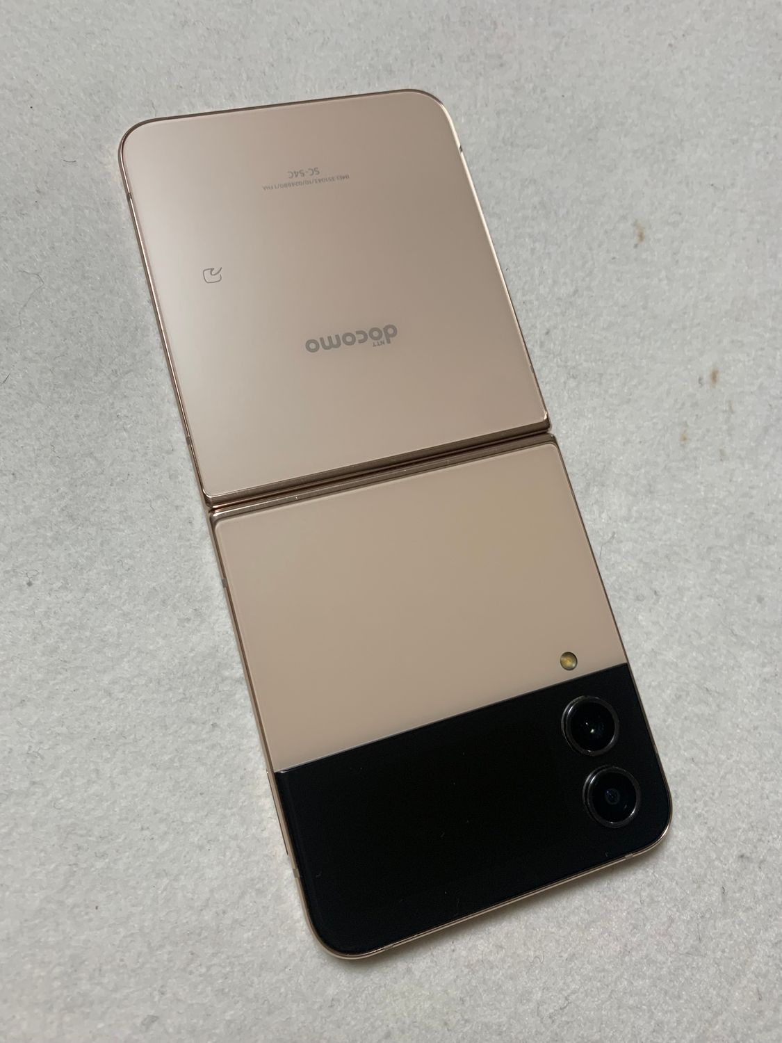 ムスビー｜超美品 サムソン galaxy SC-54C ゴールド色【Galaxy Z