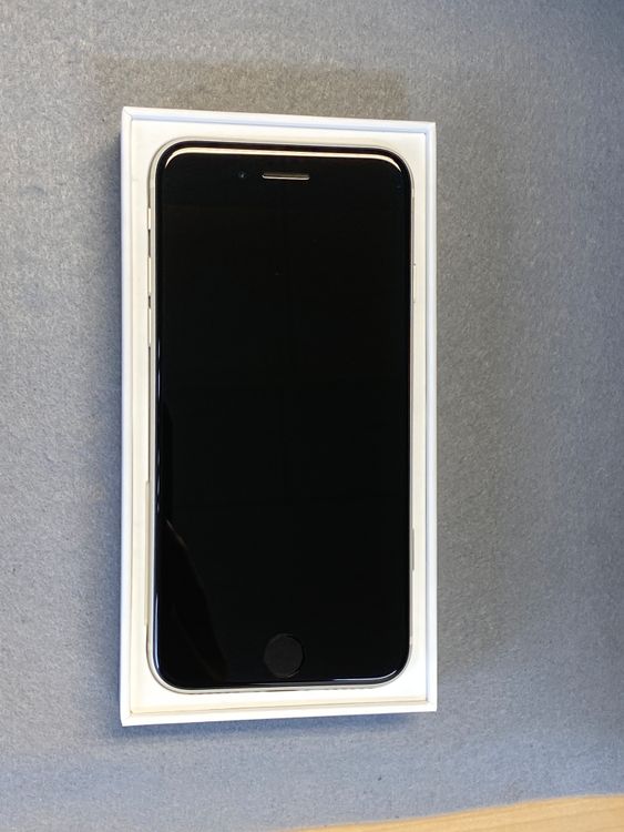 Ķ���ʡ������ǡ�SIM�ե꡼��iPhoneSE��3���� 64GB �������饤�ȿ�