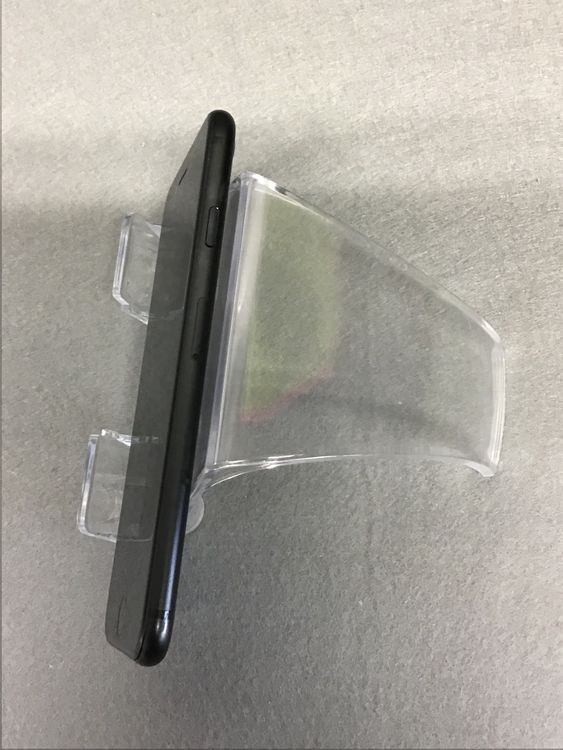 ���� ������ SIM�ե꡼ iPhoneSE ��2���� 128GB �֥�å���