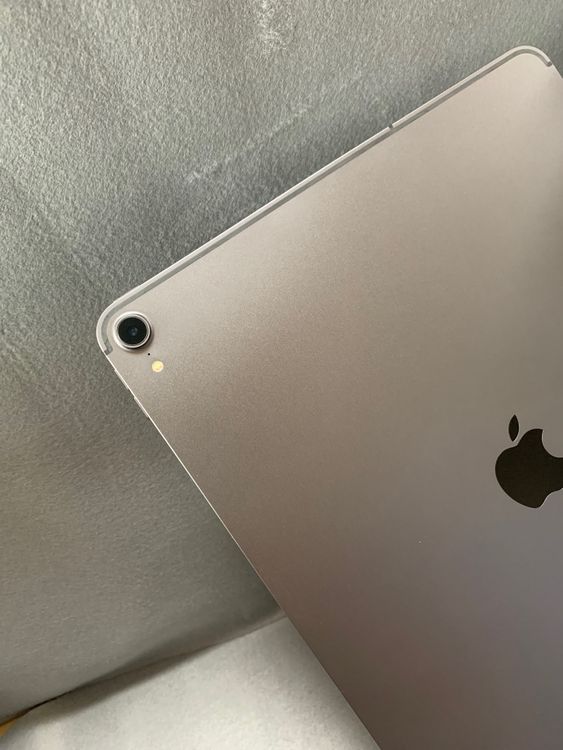 Ķ iPad Pro  3 12.9 256GB Wi-Fi + Cellular
