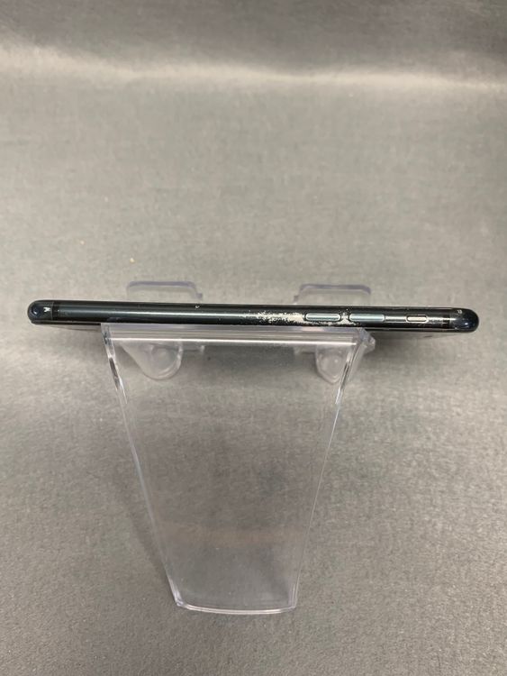 ���ʡ������ǡ�SIM�ե꡼��iPhoneSE�裲���� 128GB �֥�å���
