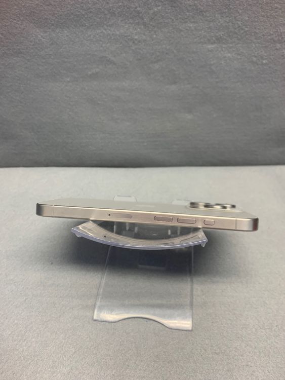 Ķ���ʡ������ǡ�SIM�ե꡼��iPhone15 Pro 256GB  �ʥ���������˥��࿧