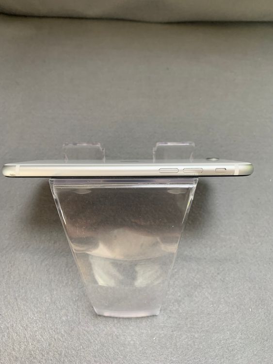 美品 国内版 SIMフリー iPhoneSE 第2世代 128GB ホワイト色