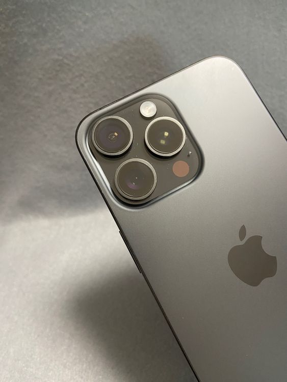 美品 国内版 SIMフリー iPhone15 Pro Max 512GB ブラックチタニウム色