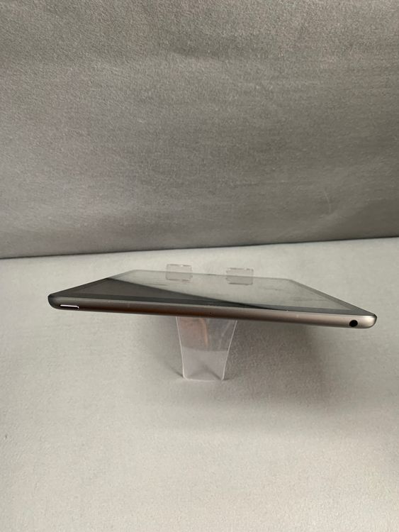 ���� ������ iPad ��9���� 64GB Wi-Fi�� ���ڡ������쥤��