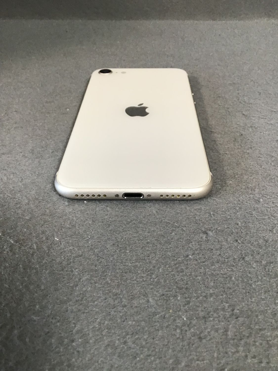 美品　Appleストア版　SIMフリー　iPhoneSE 第3世代　128GB Amazon | 【整備済み品】 Apple iPhone SE（第3世代） 128GB