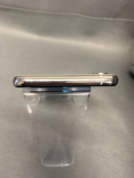 ���ʡ������ǡ�SIM�ե꡼��iPhone XS 64GB ����С���