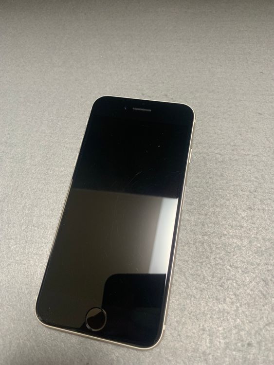 ���� ������ SIM�ե꡼ iPhoneSE ��3���� 64GB �������饤�ȿ�