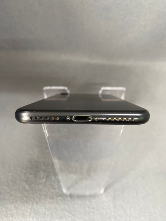 ���ʡ������ǡ�SIM�ե꡼��iPhone�� 32GB �֥�å���