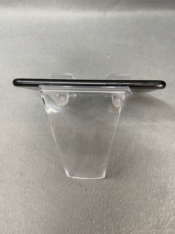 ���ʡ������ǡ�SIM�ե꡼��iPhone7  32GB �֥�å���