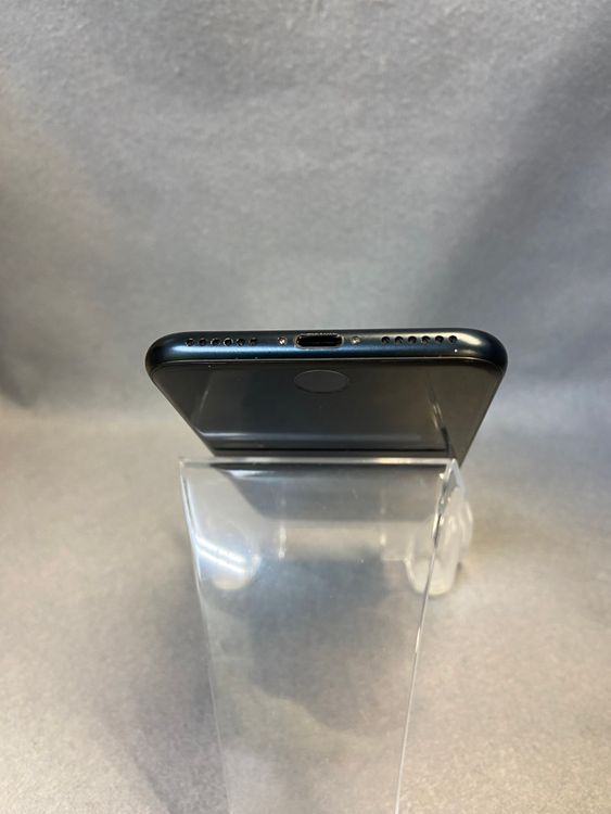 ���ʡ������ǡ�SIM�ե꡼��iPhone SE ��3���� 128GB �֥�å���