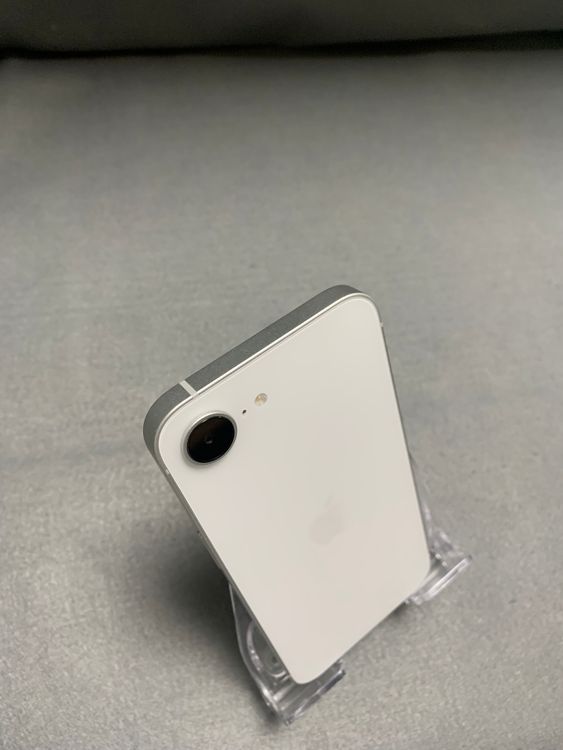 超美品 国内版 SIMフリー iPhone 16e 128GB ホワイト色