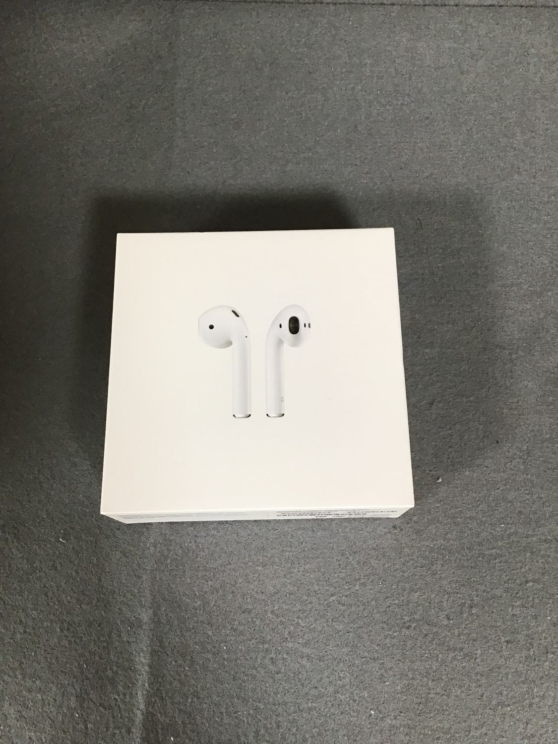 AirPods（第2世代） MV7N2J/A Apple AirPods with Charging Case 第2世代 MV7N2J/A 価格比較