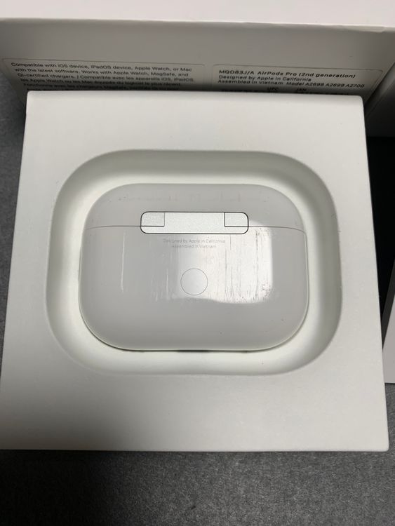��� AirPods Pro ��2���� Lightning���Ÿ�