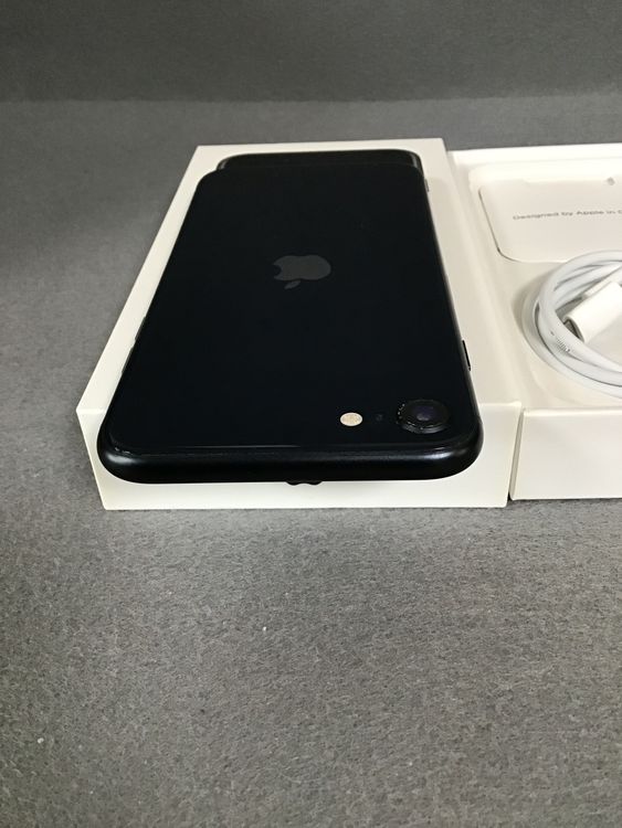 ʡǡSIMե꡼iPhoneSE 3塡64GB ֥å