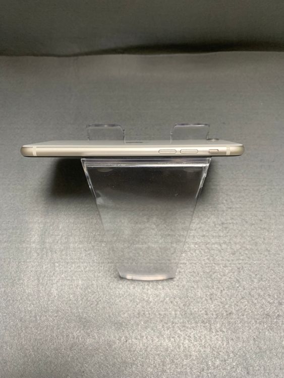 Ķ���� ������ SIM�ե꡼ iPhoneSE ��3���� 64GB �������饤�ȿ�