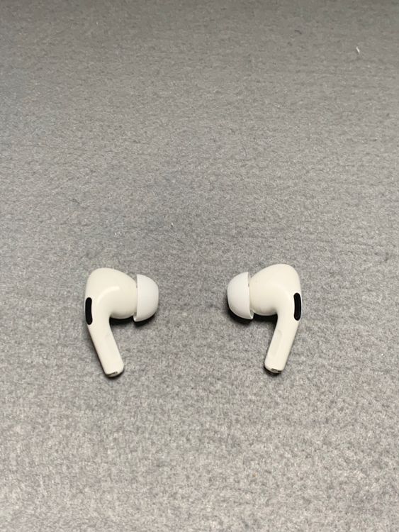  AirPods Pro 1 with MagSafe Charging Case