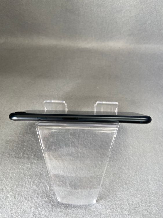 Ķ���ʡ������ǡ�SIM�ե꡼��iPhoneSE��3���� 64GB �ߥåɥʥ��ȿ�