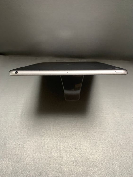 ���� ������ WiFi�� iPad ��5���� 128GB ���ڡ������졼��