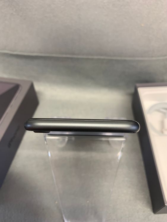 ���ʡ������ǡ�SIM�ե꡼��iPhone 8 64GB ���ڡ������쥤��