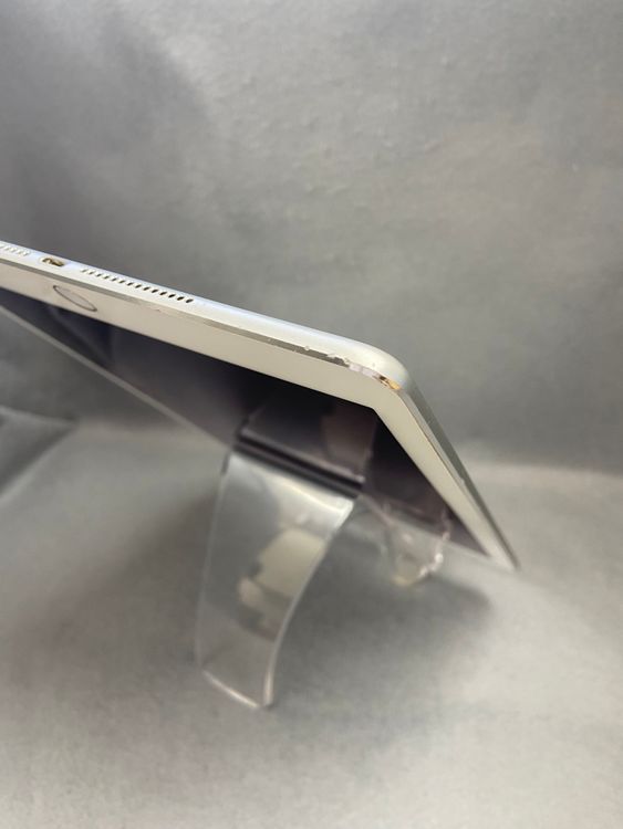 ��� ������ SIM�ե꡼ Cellular�� iPad Air ��2���� 32GB ����С���