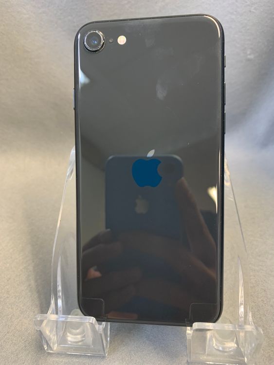 ���ʡ������ǡ�SIM�ե꡼��iPhoneSE ��2���塡 64GB �֥�å���