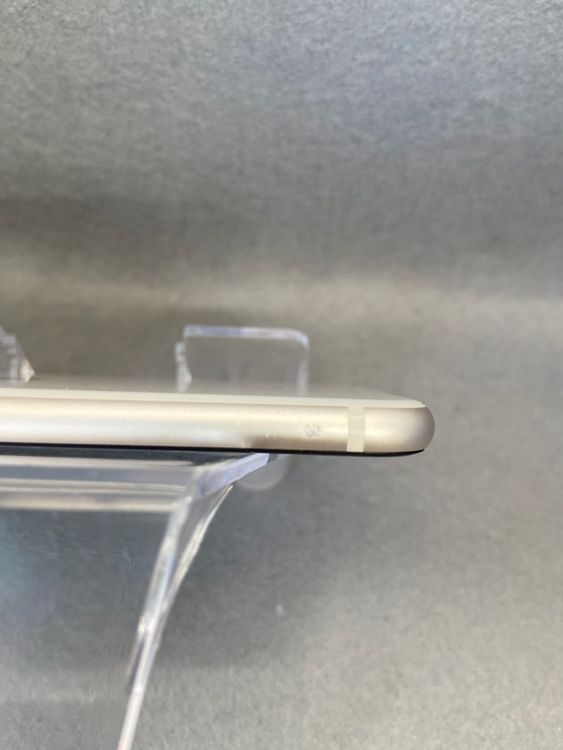 ���ʡ������ǡ�SIM�ե꡼��iPhoneSE �軰���� 64GB �������饤�ȿ�