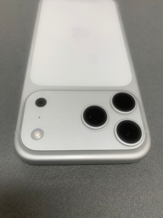 ����Ʊ�͡������ǡ�sim�ե꡼��iPhone17  pro max 512GB