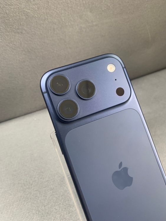 Ķ���� Apple���ȥ��� SIM�ե꡼ iPhone17 Pro 256GB �ǥ����ץ֥롼��