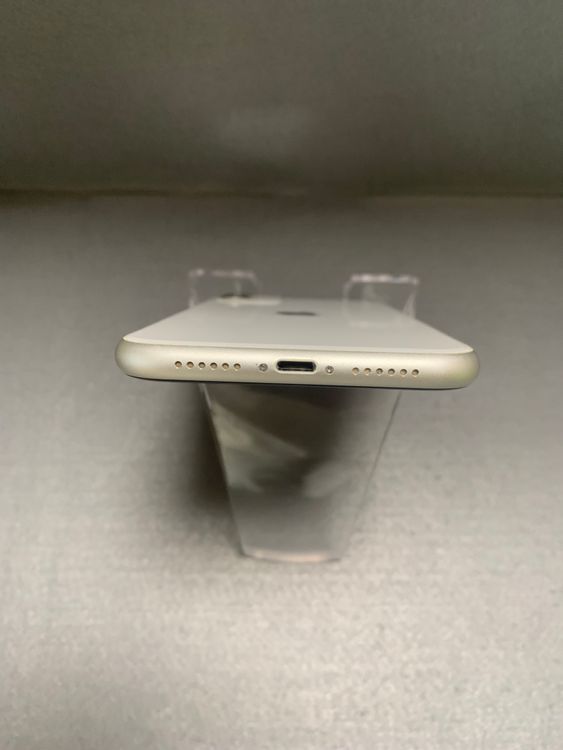 ������� ������ SIM�ե꡼ iPhone11 64GB �ۥ磻�ȿ�