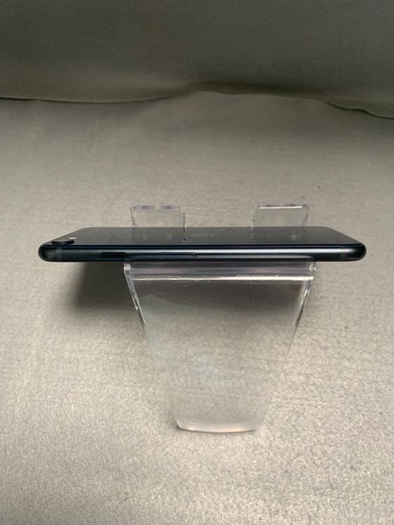 ���� ������ SIM�ե꡼ iPhoneSE ��3���� 128GB �ߥåɥʥ��ȿ�