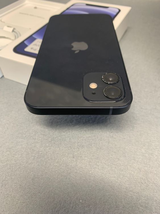 ���ʡ������ǡ�SIM�ե꡼��iPhone12 64GB �֥롼��